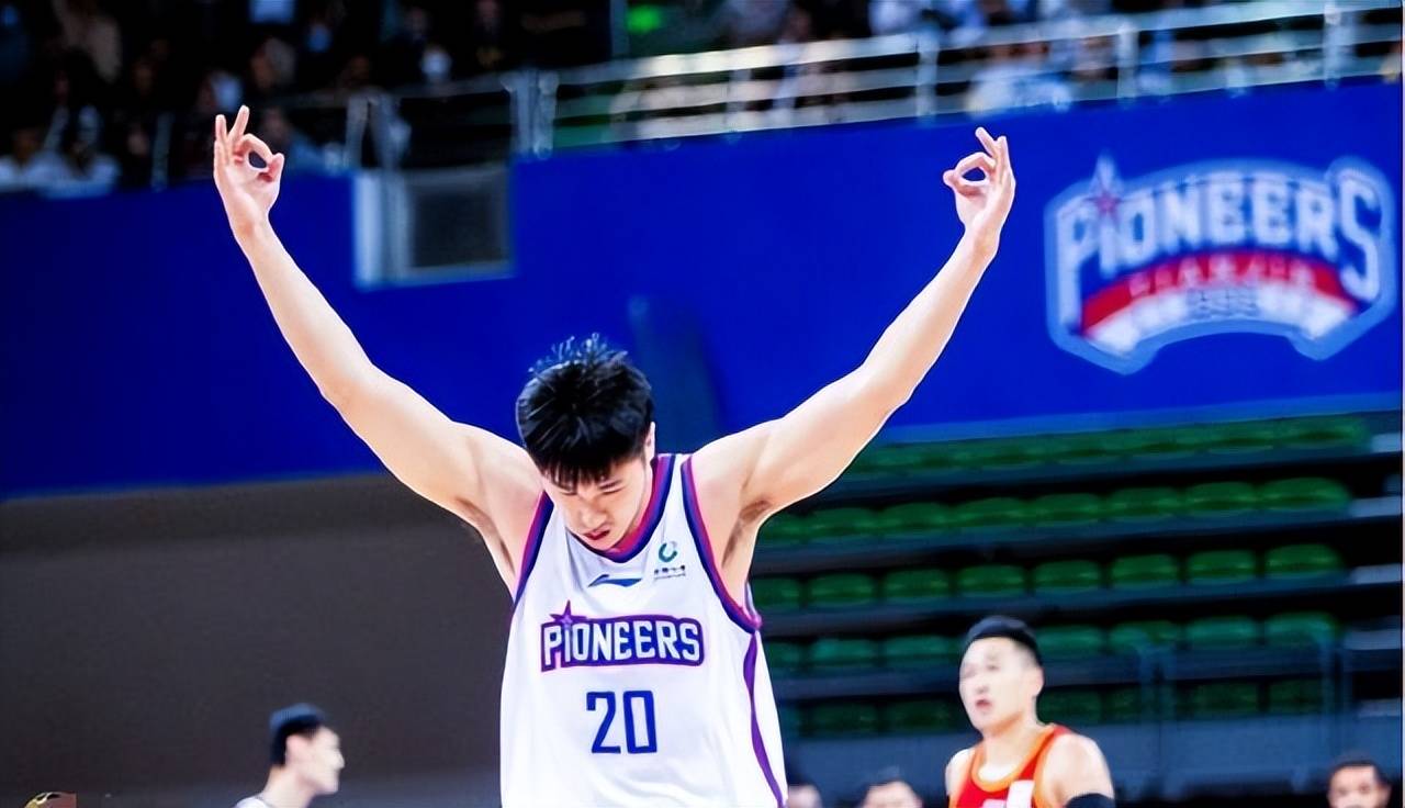 孟菲斯灰熊发布备战花絮;转会期官宣签约;CBA季后赛任务艰巨;阵容厚度经受考验的简单介绍 孟菲斯灰熊发布备战花絮;转会期官宣签约;CBA季后赛任务艰巨;阵容厚度经受考验的简单介绍