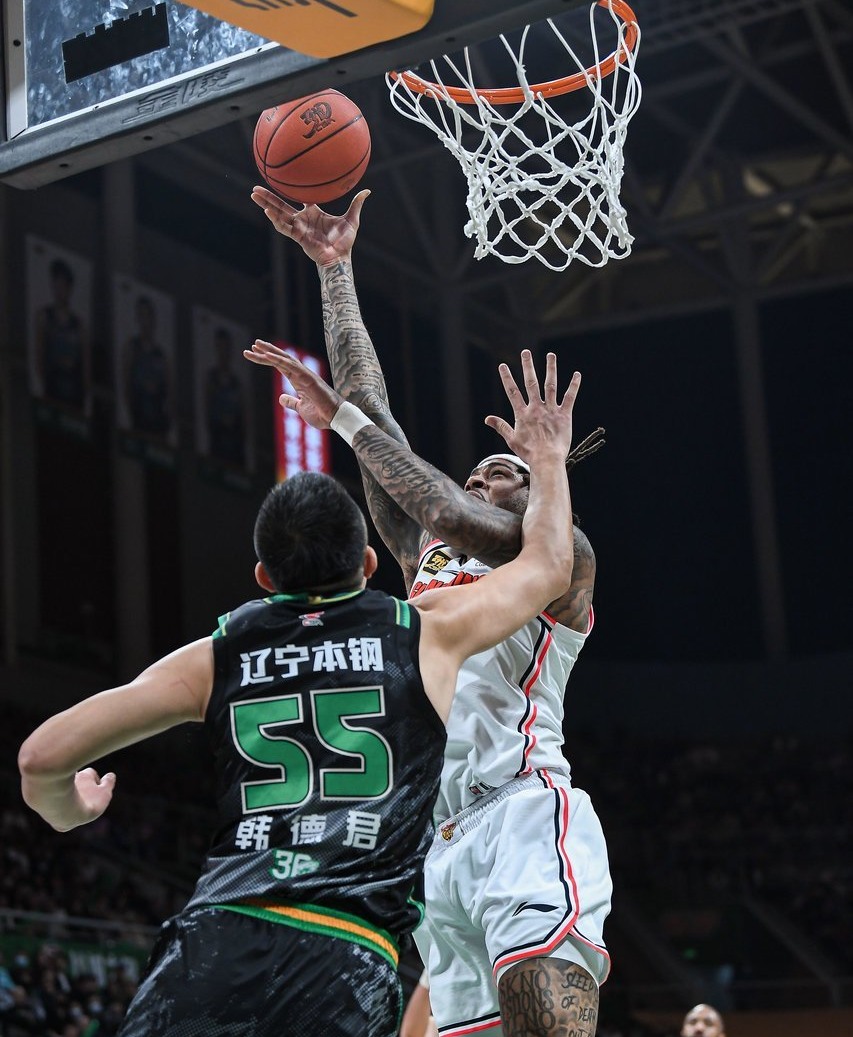 深圳男篮训练开放日,清晨战术微调引欢呼,西甲在即,纪律约束更严格 深圳男篮训练开放日,清晨战术微调引欢呼,西甲在即,纪律约束更严格