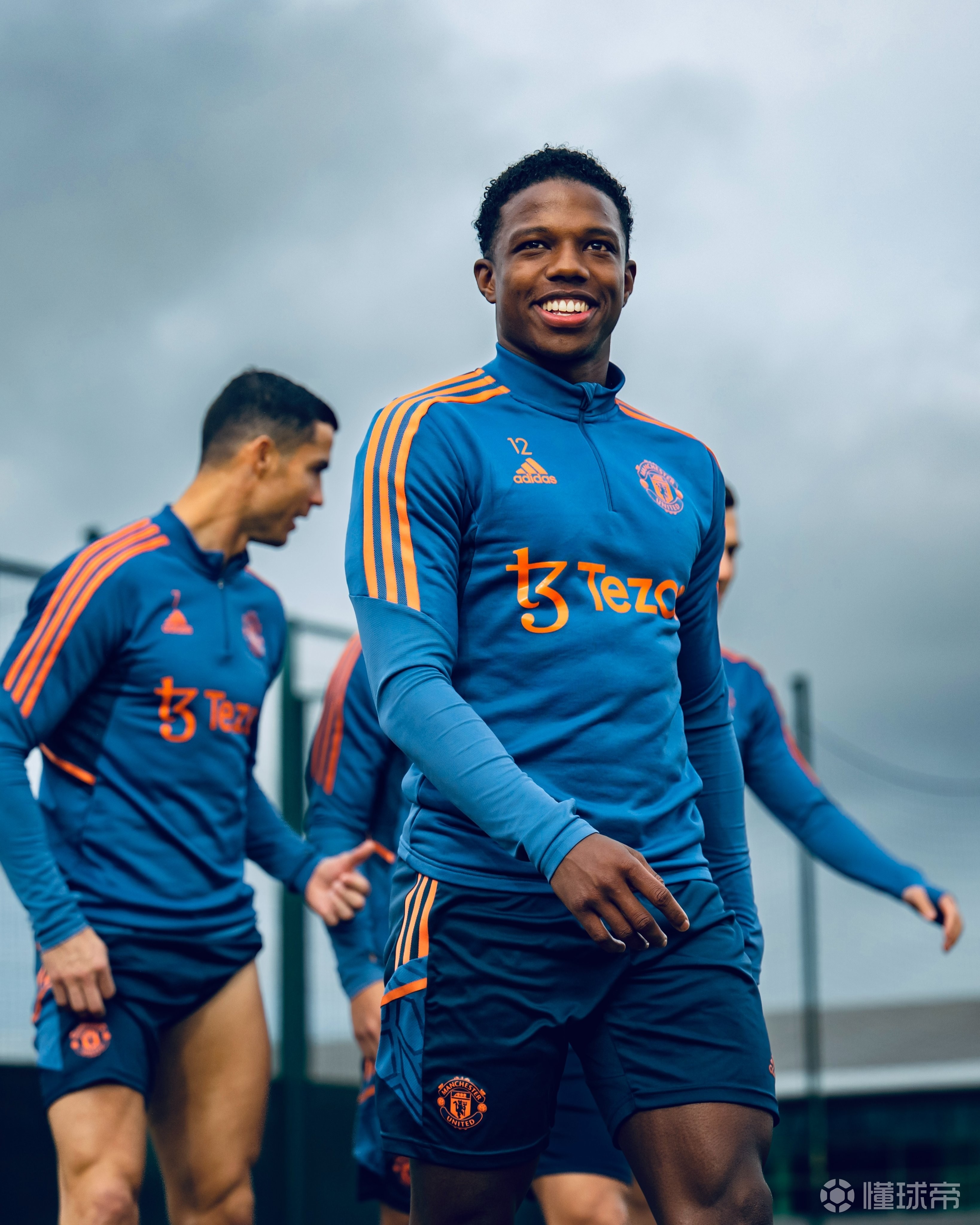 曼联发布备战花絮;国际比赛日队长鼓劲;NBA总决赛任务艰巨;球队文化再被提及的简单介绍 曼联发布备战花絮;国际比赛日队长鼓劲;NBA总决赛任务艰巨;球队文化再被提及的简单介绍