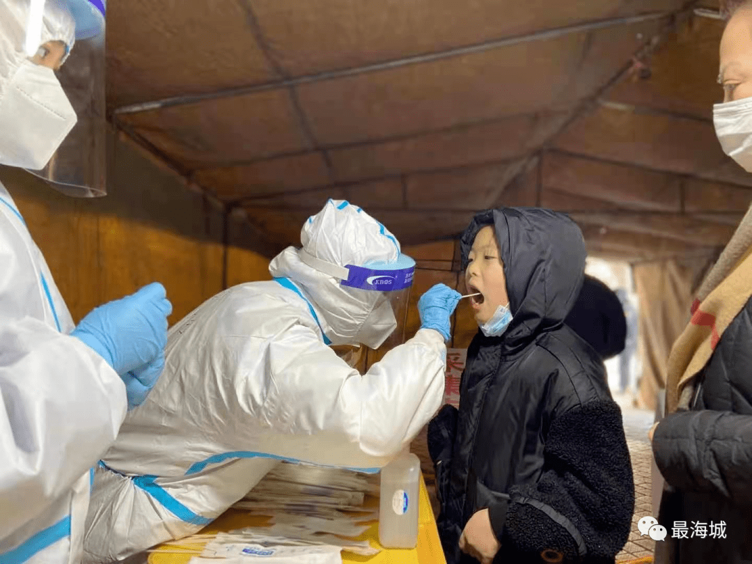 包含里程碑夜武汉三镇回应争议；欧超杯今晨刷纪录；震撼外界；医务组通报恢复的词条